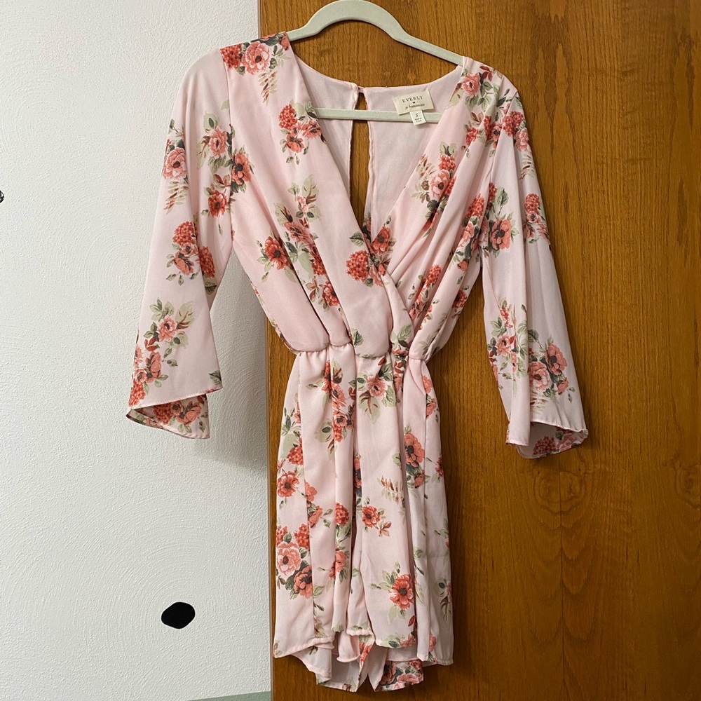 Worn once 🌸 Cute floral romper